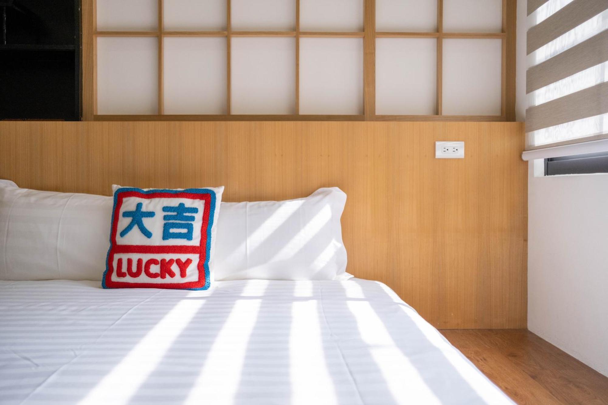 RAITO Hostel Tainan Buitenkant foto