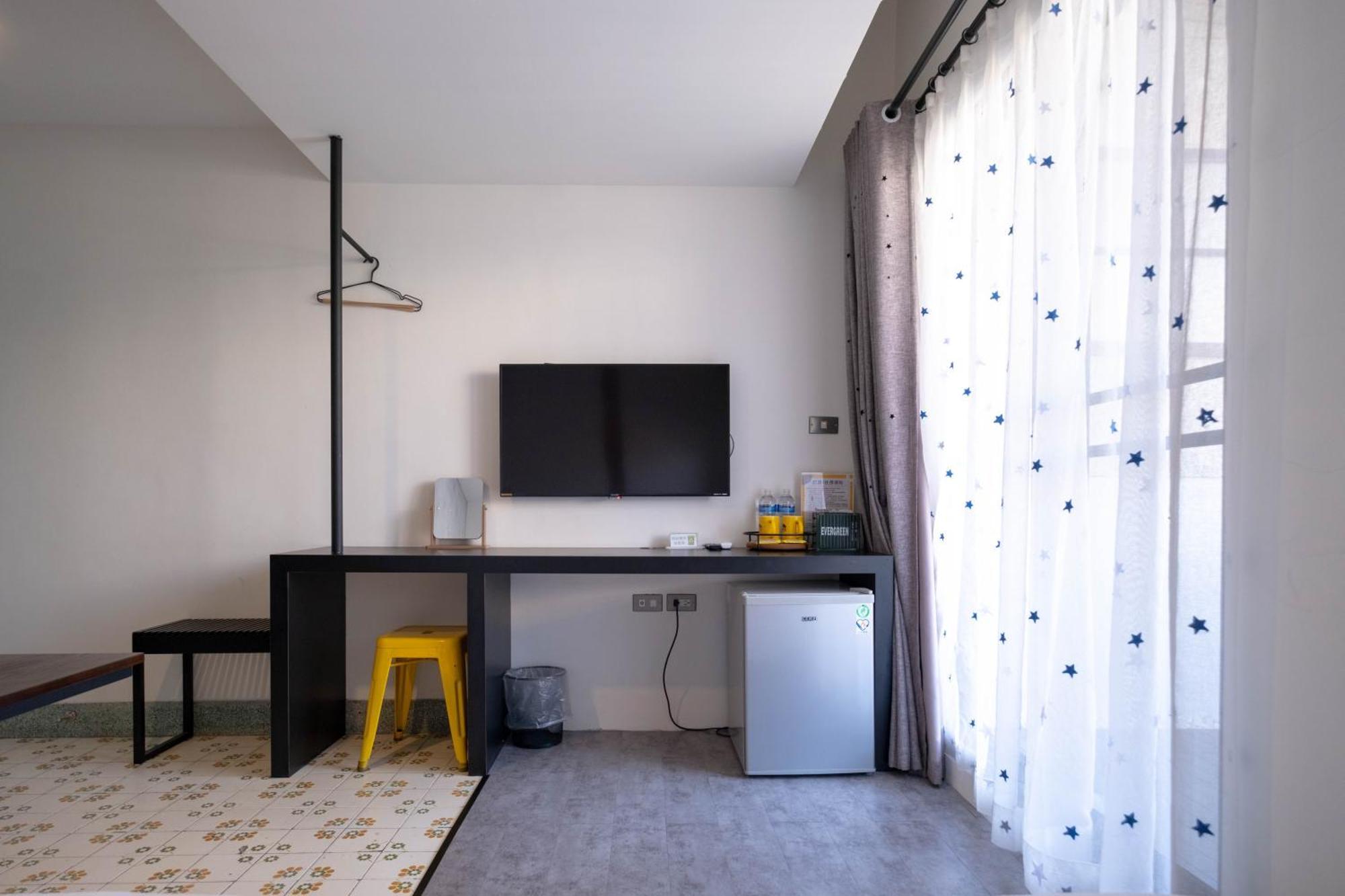 RAITO Hostel Tainan Buitenkant foto